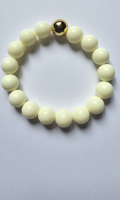 Elegant Ivory Beaded Bracelet with Gold Accent